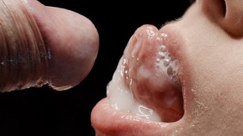 PORNO 4K: Porno yang luar biasa. Model peminum sperma. Model peminum air mani.